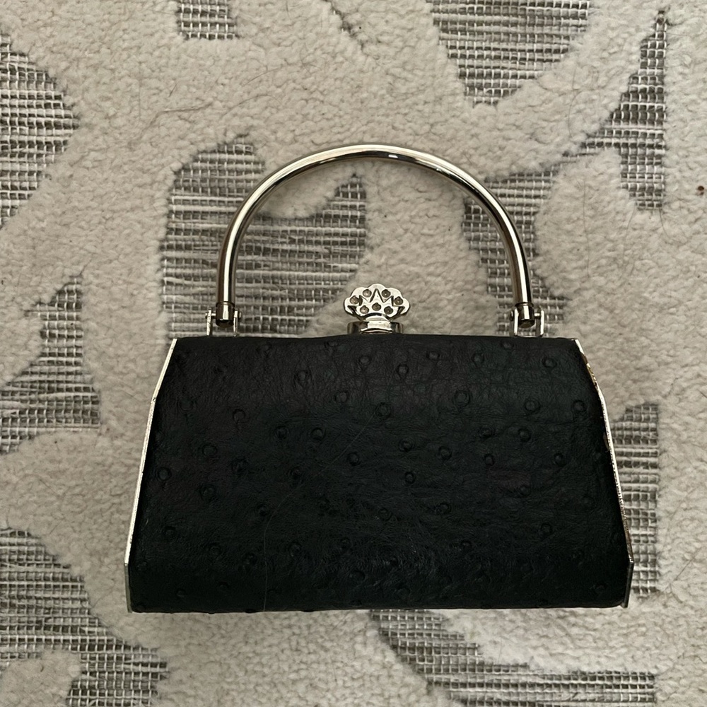 Tiny clutch bag with handle. - Picture 2 of 4